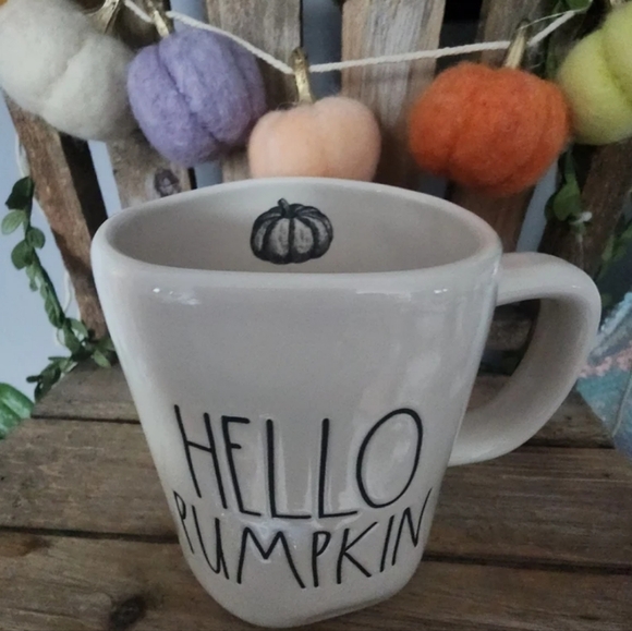 Rae Dunn "HELLO PUMPKIN" Mug Vintage print - Picture 1 of 2